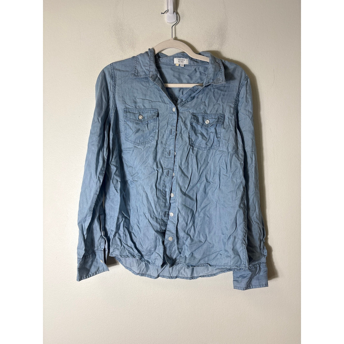 Crown and Ivy light blue button down Sz M