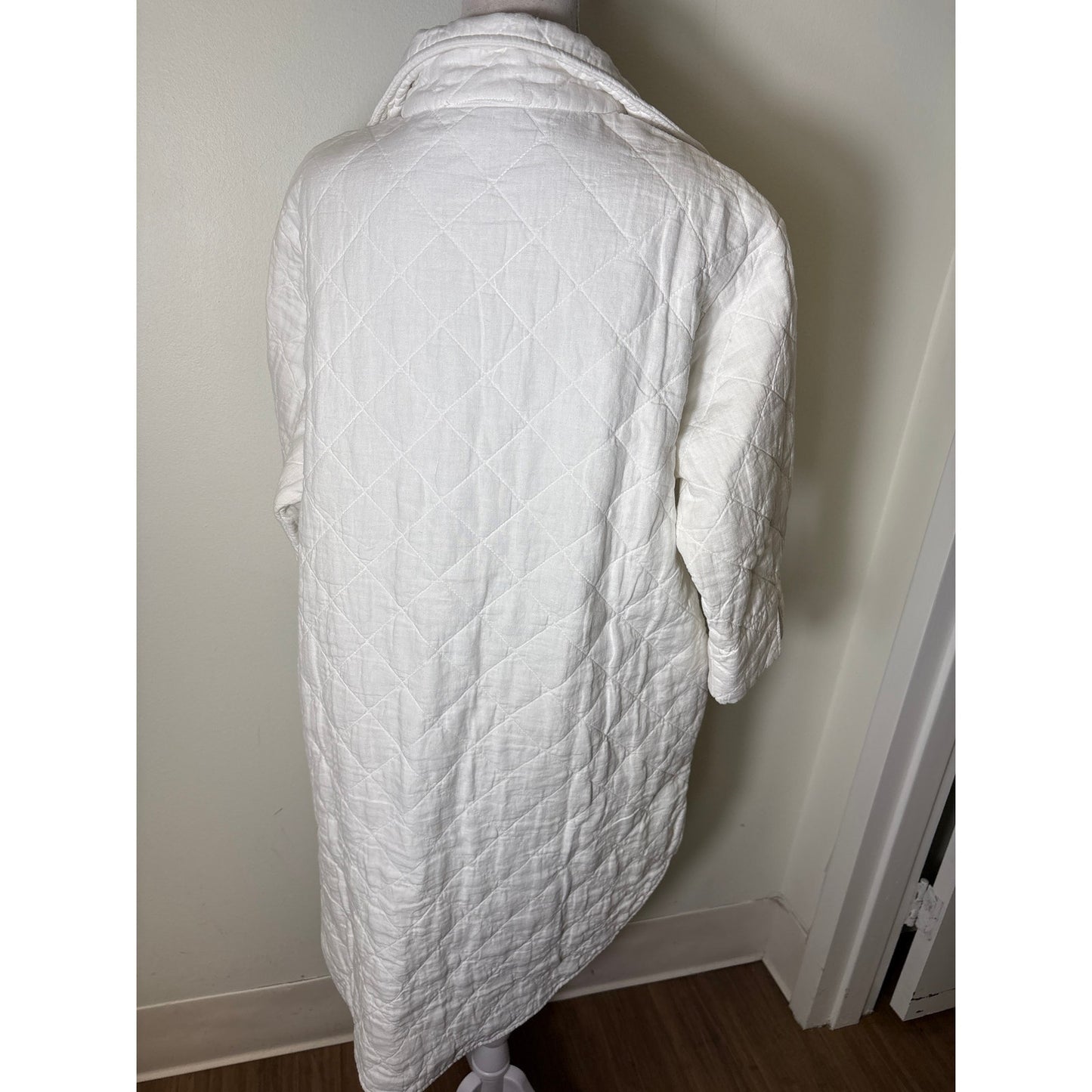 Waterworks White Quilted Short Sleeve Coat Sz L