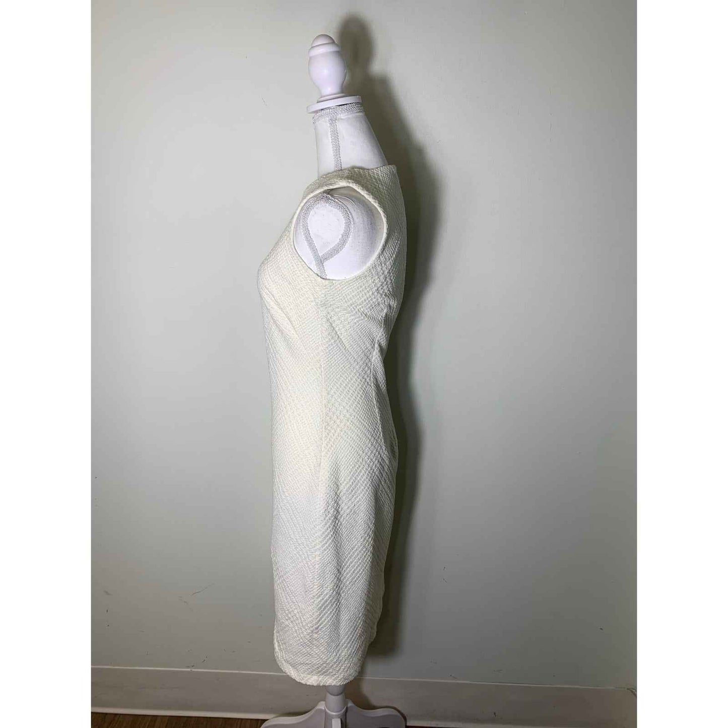 J. McLaughlin Off White Sleeveless Crew Neck Below the Knee Sheath Dress Sz XS