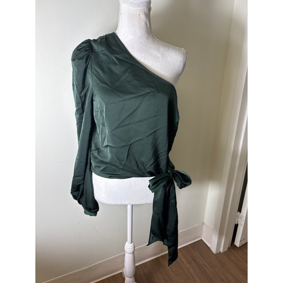 Lovers & Friends Hunter Green One Sleeve Special occasion Top Sz M