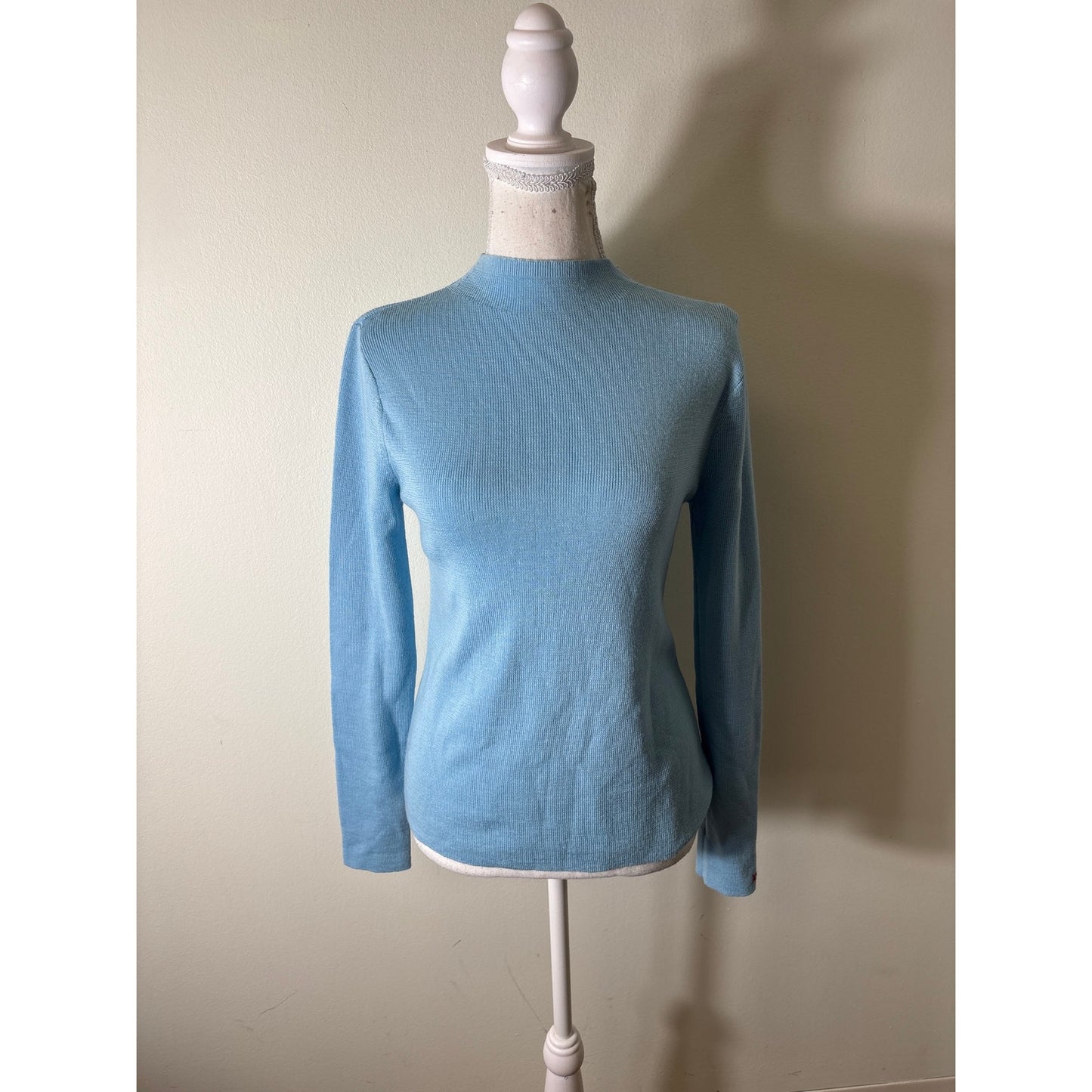 NWT Francis Valentine Light Blue Long Sleeve Sweater Sz M