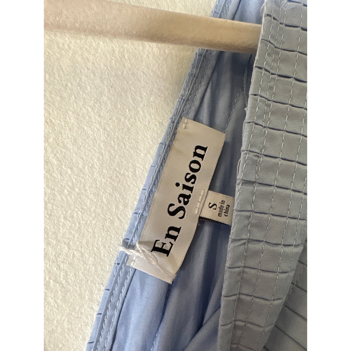 En Saison Light Blue Flutter Sleeve Deep V-Neck Cotton Cop Sz S
