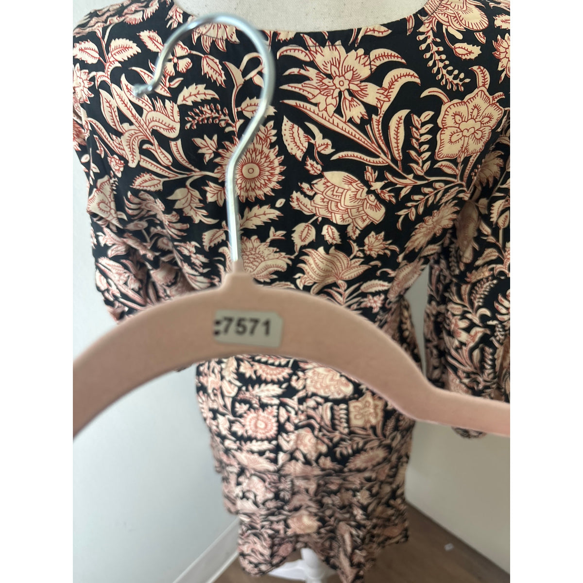 Beachgold Black with Red/Cream Floral Long Sleeve Mini Dress Sz S