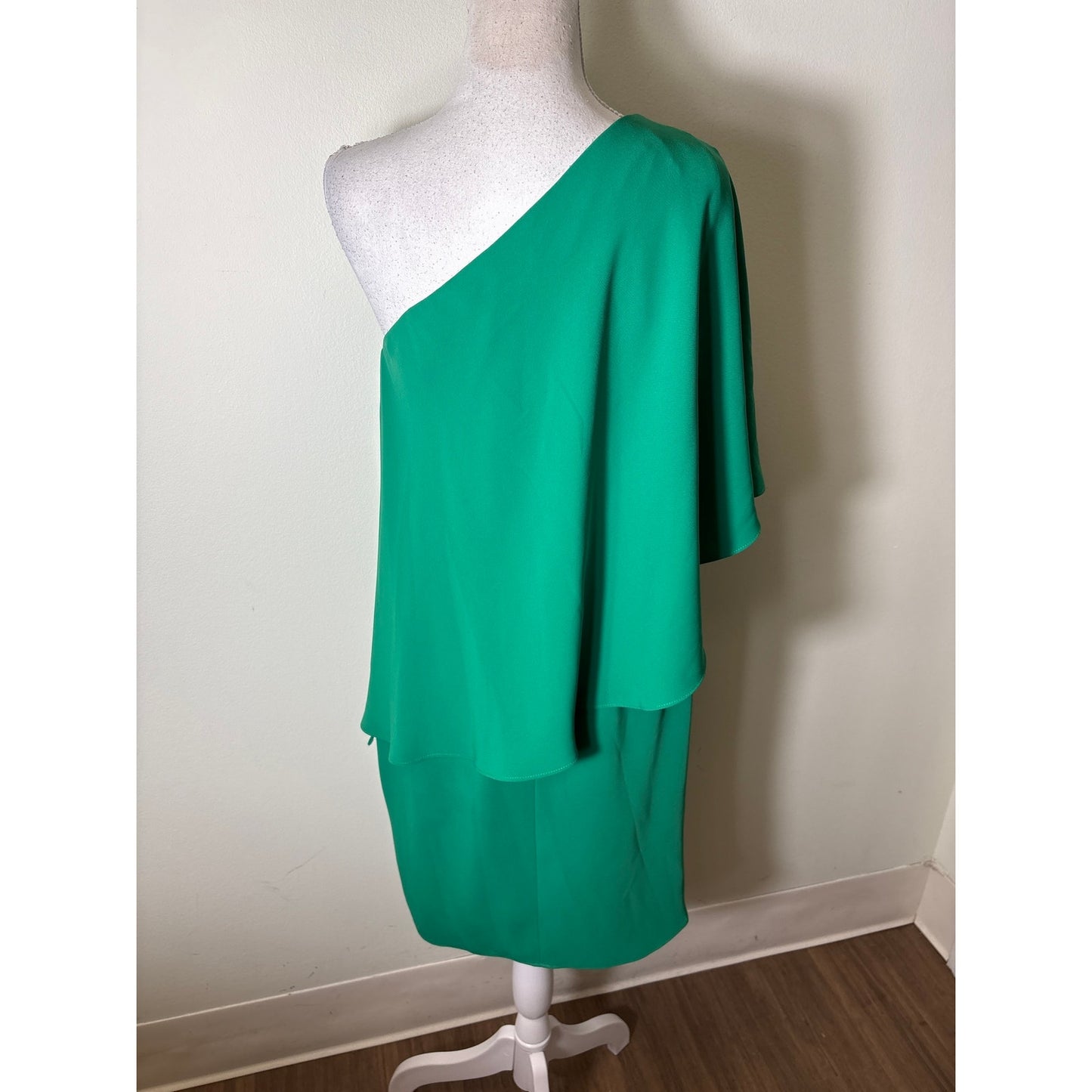 Carmen Marc Valvo Bright Green One Shoulder Knee Length Dress Sz 6