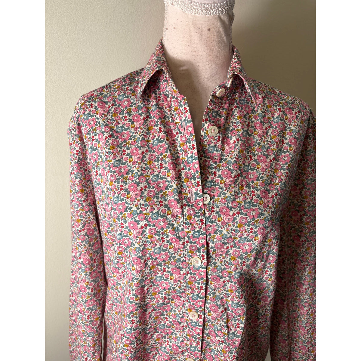 Danielle Rollins Mini Pink Floral Button Up Long Sleeve Shirt Sz M