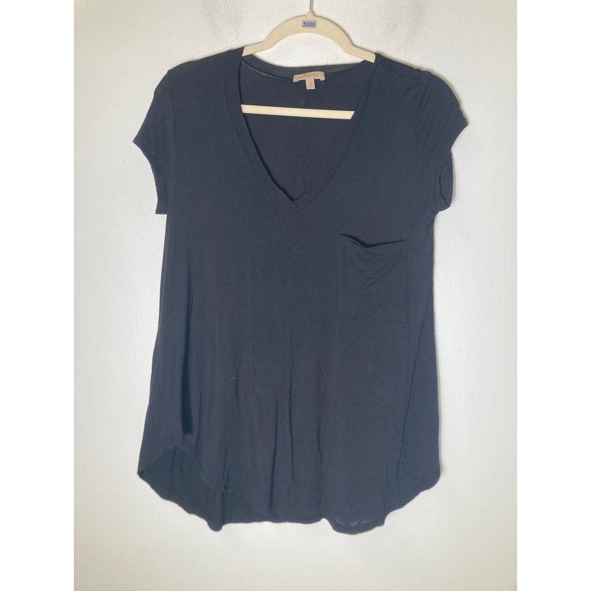 Bordeaux Black V Neck Tee Sz S