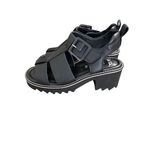 Ara Black Chunky Strappy Sandals Sz 8