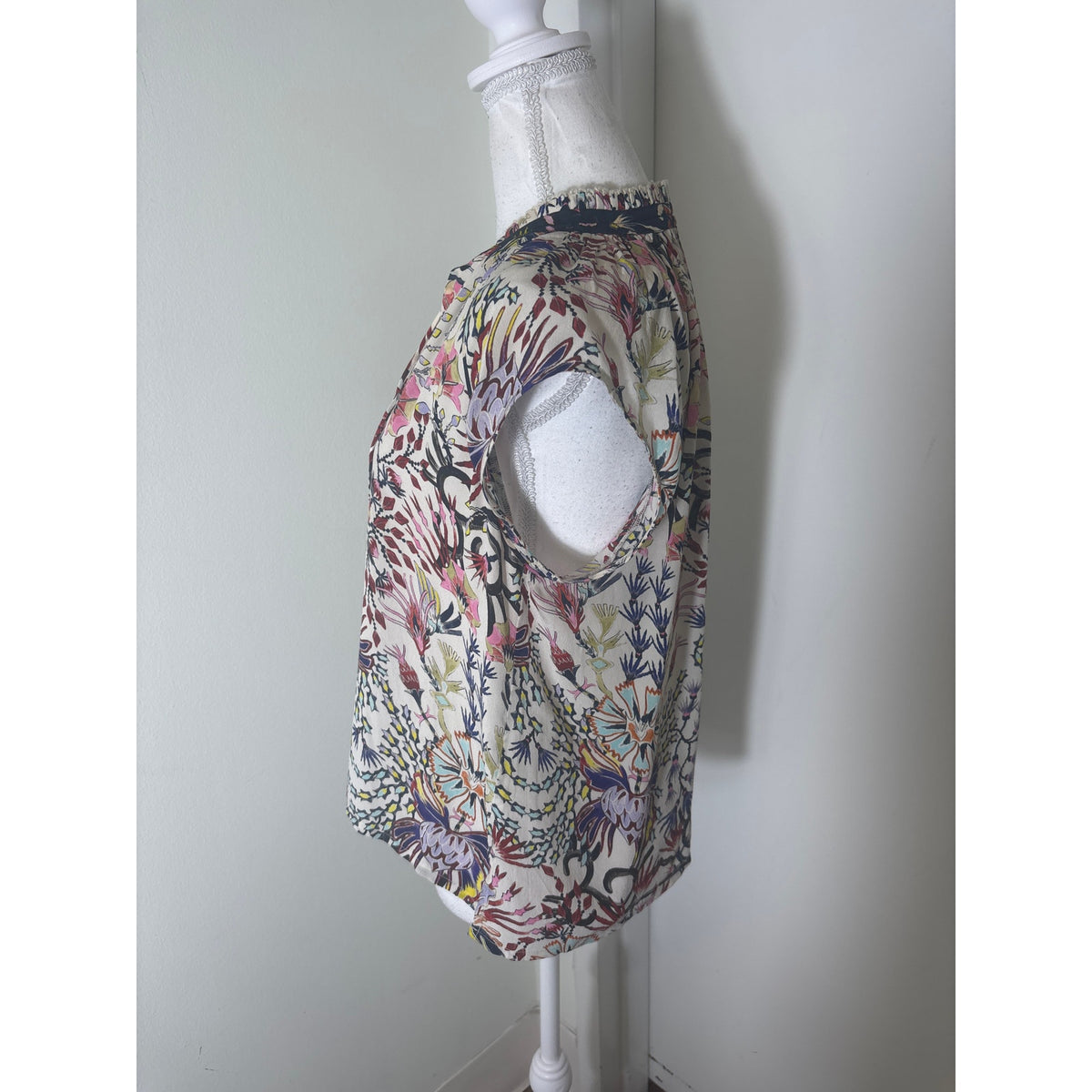 Mariacher Tie Neck Floral Sleevless Ruffled Neck Blouse Sz S