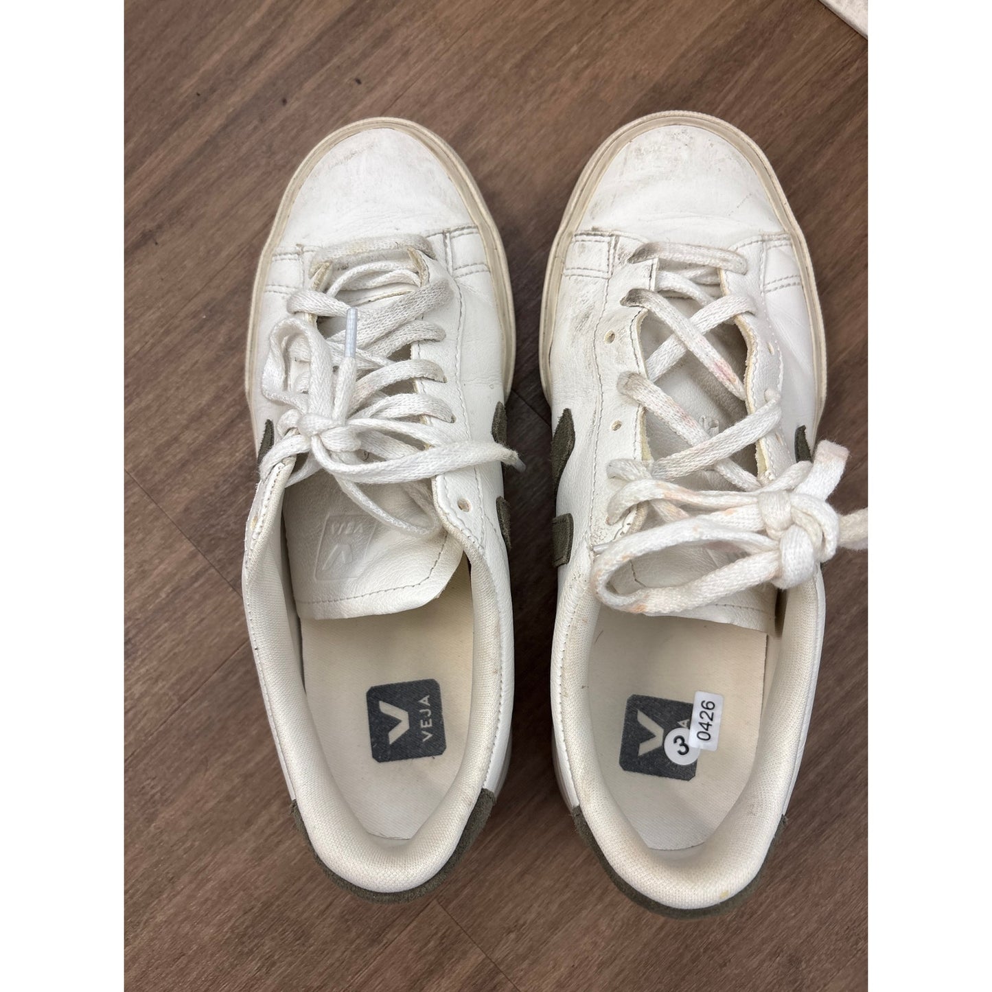 Veja White With Gray Suede Accent Tennis Shoes Sz 9.5