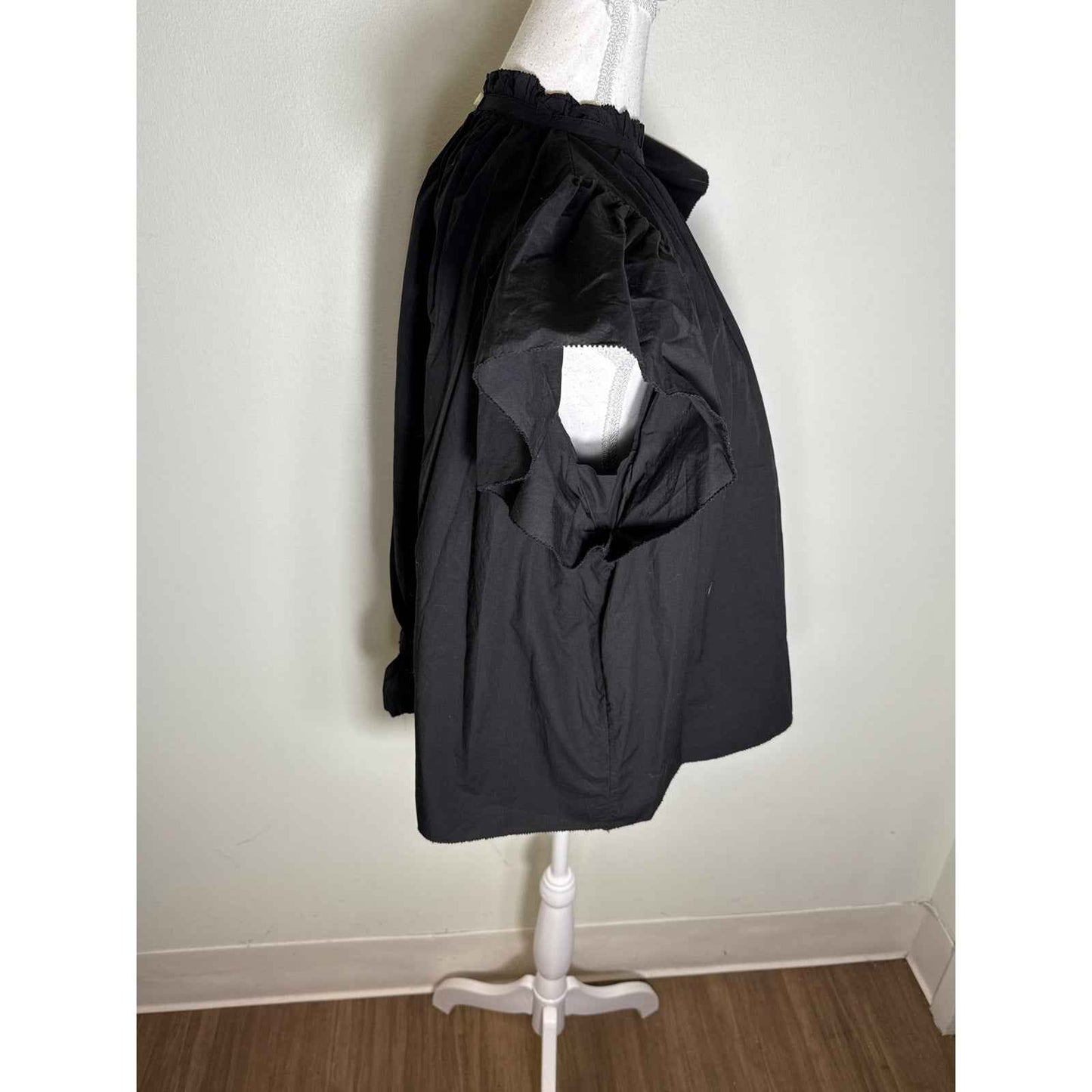 Trovata Black Flutter Sleeve Top sz L