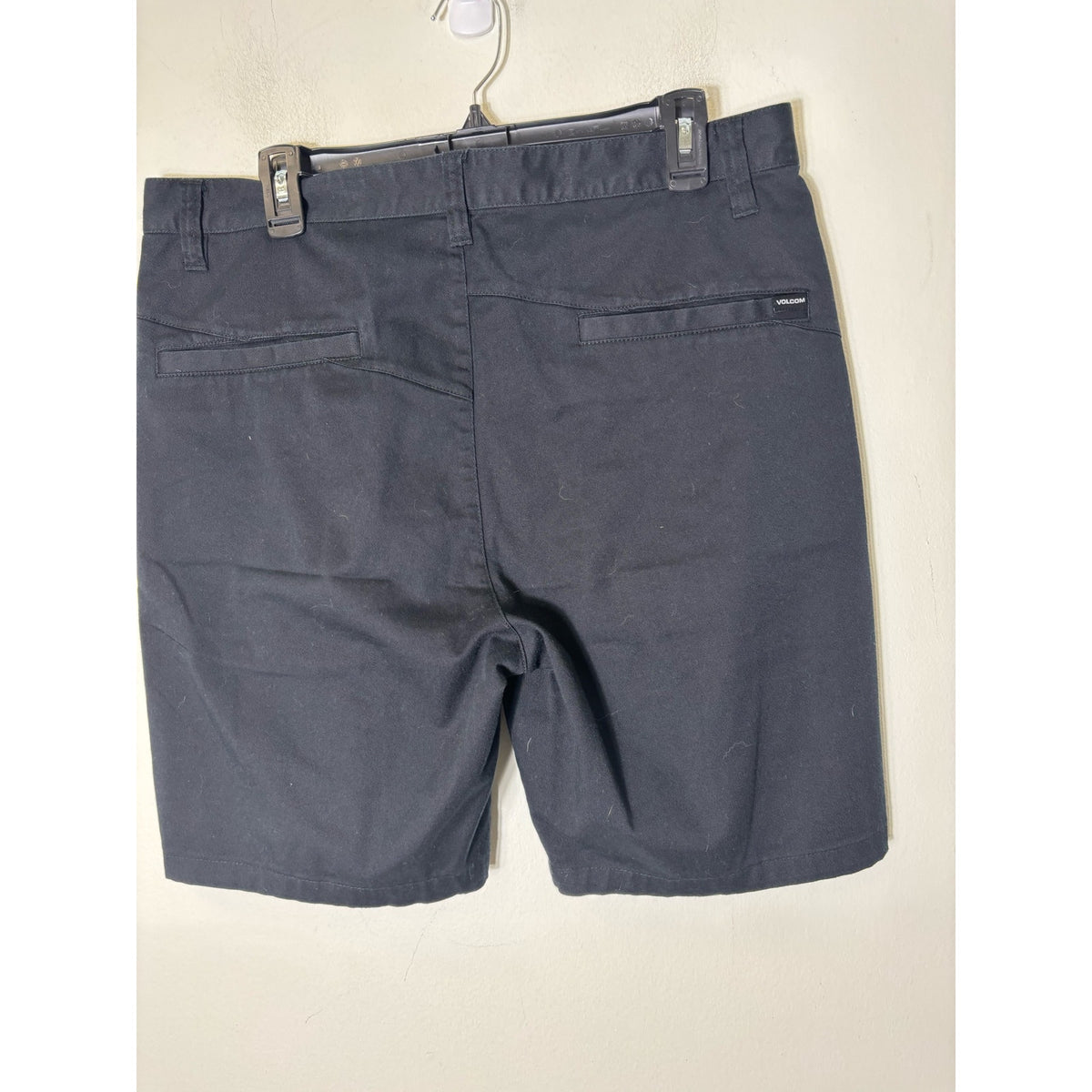 Men's Volcom Black Cotton Blend Shorts Sz 34 with 10" inseam