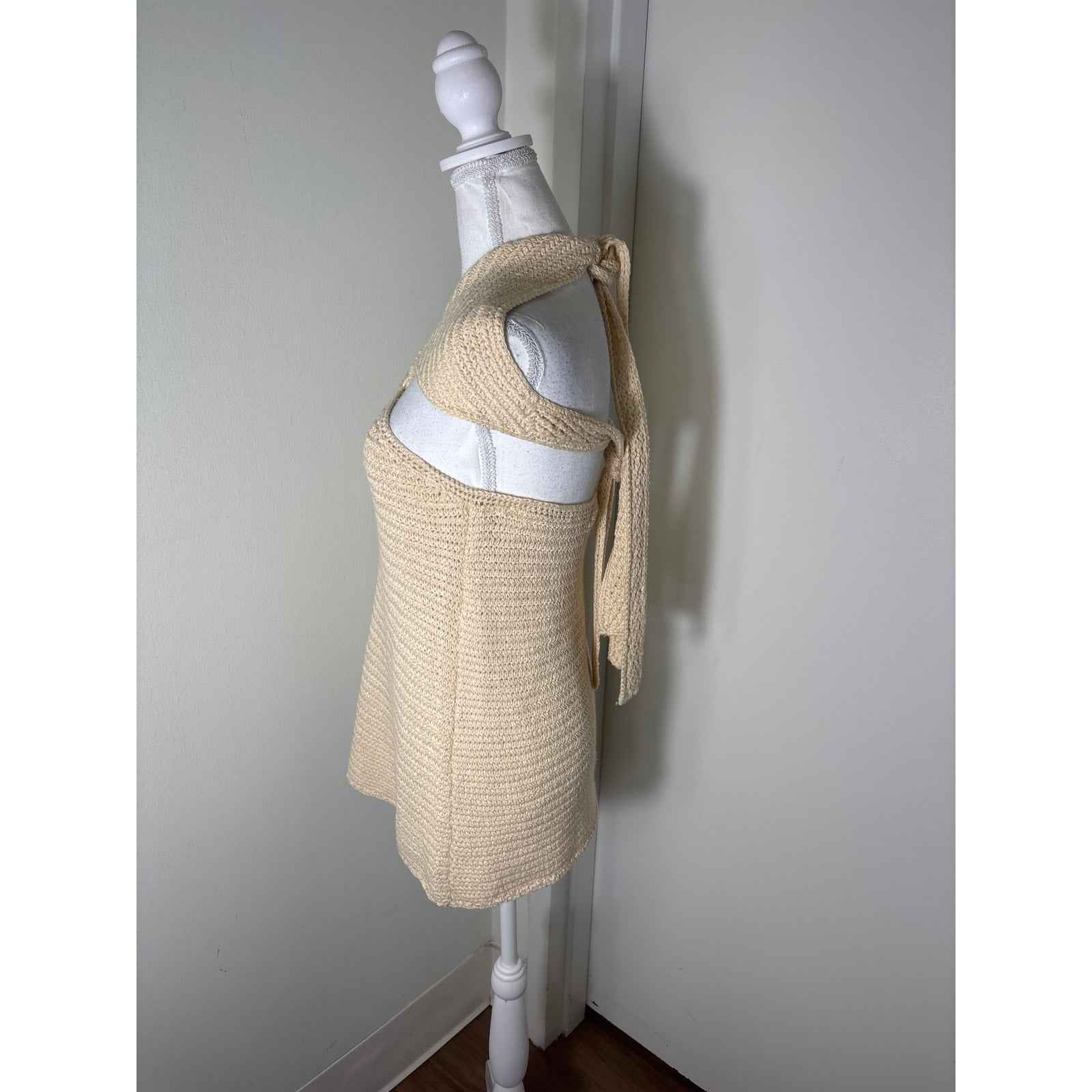 Elan Cream Crochet Halter Top Sz S