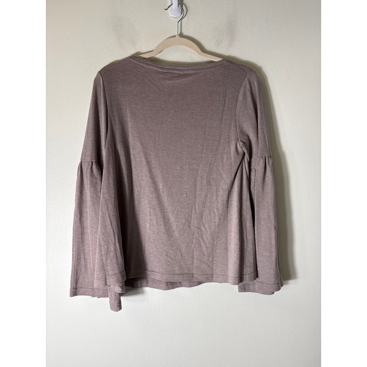 NWT BBa Dakota Wolf Brown Jack Wonderland Bell Sleeve Shirt Sz S