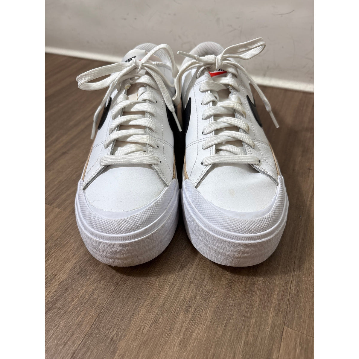 Nike White With Black Swoosh Platform Tennis Shoes Sz 8