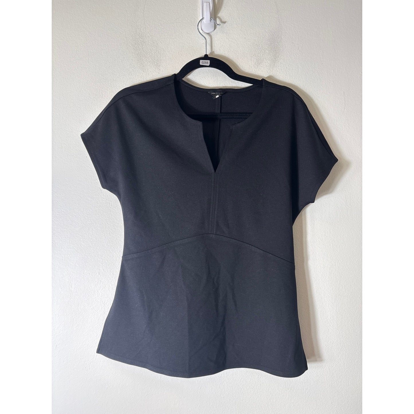 Ann Taylor Black Short Sleeve V-Neck Peplum Top Sz 8