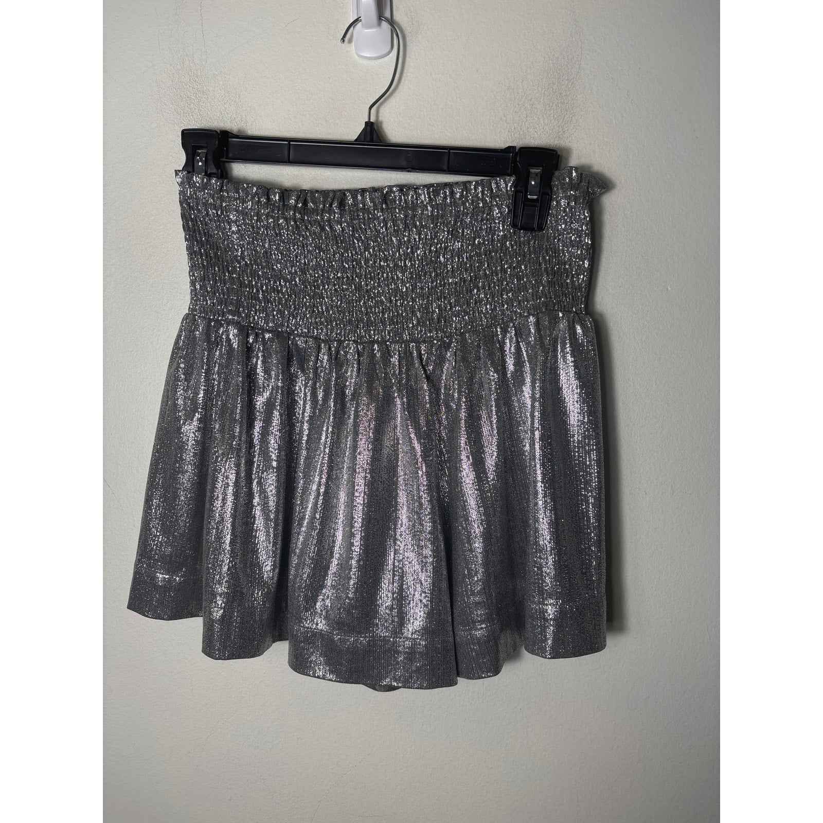 TCEC Silver Smocked Elastic High Waisted Flowy Shorts Sz S