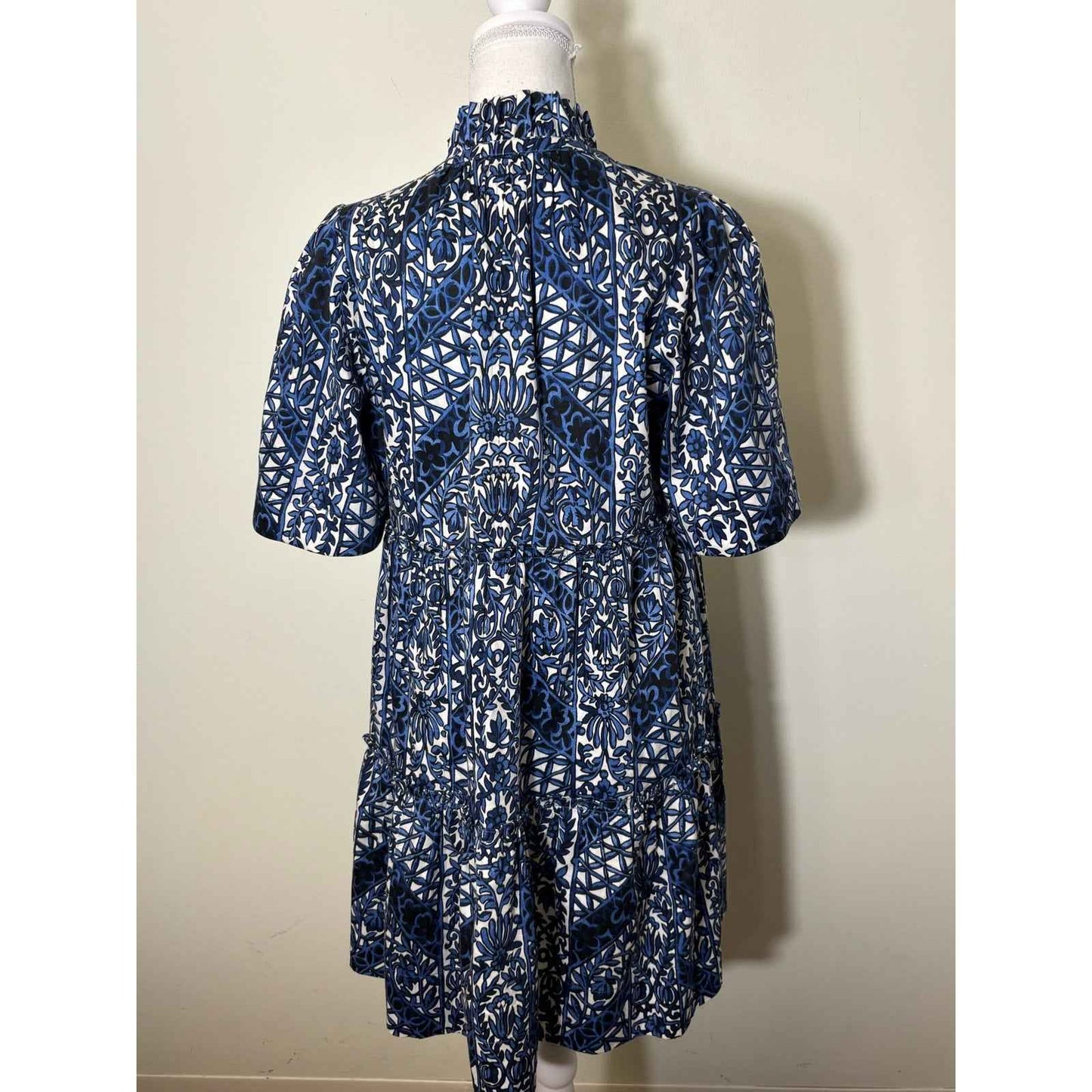 Tuckernuck Blue White Print Short Bell Sleeve V Neck Knee Length Dress Sz S