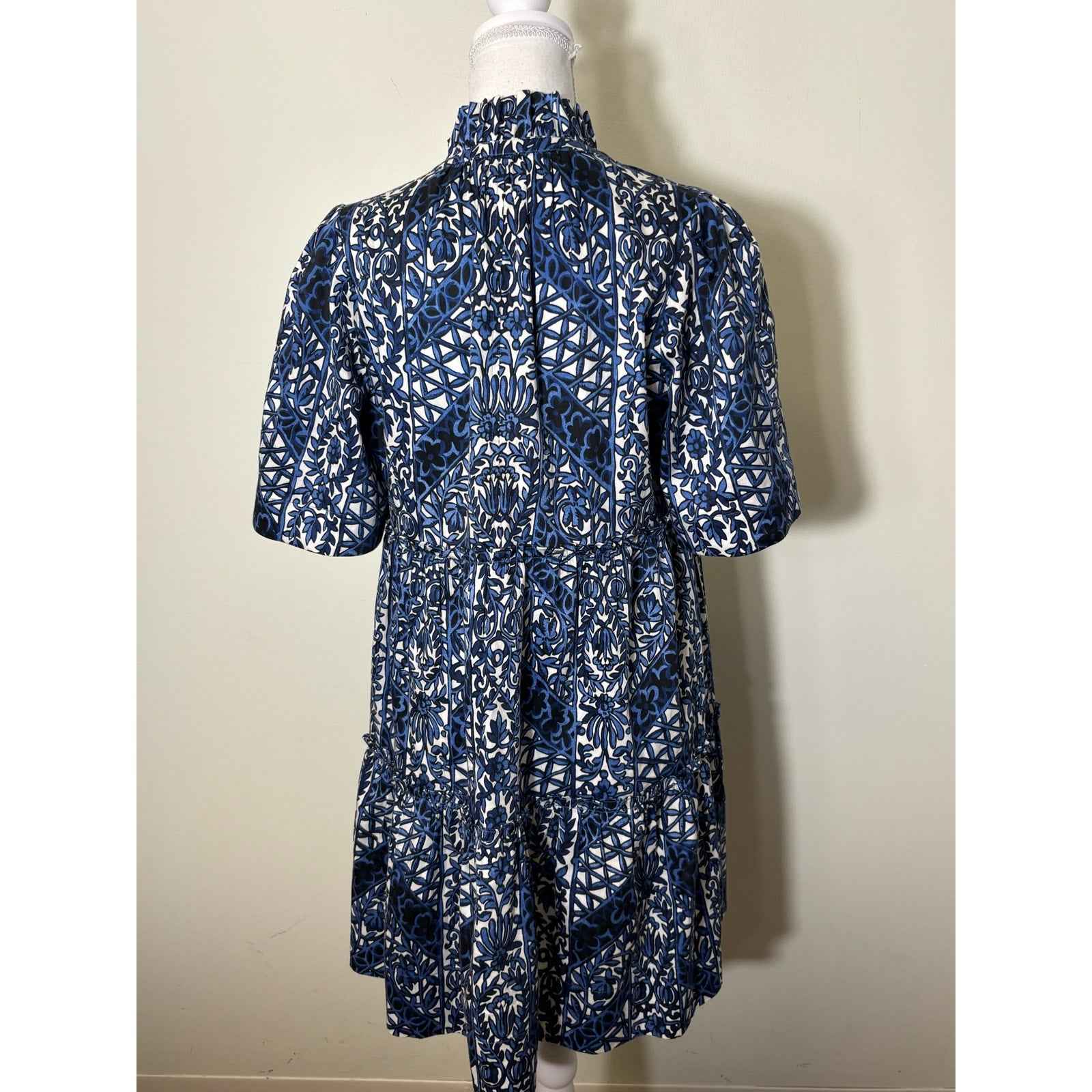 Tuckernuck Blue White Print Short Bell Sleeve V Neck Knee Length Dress Sz S