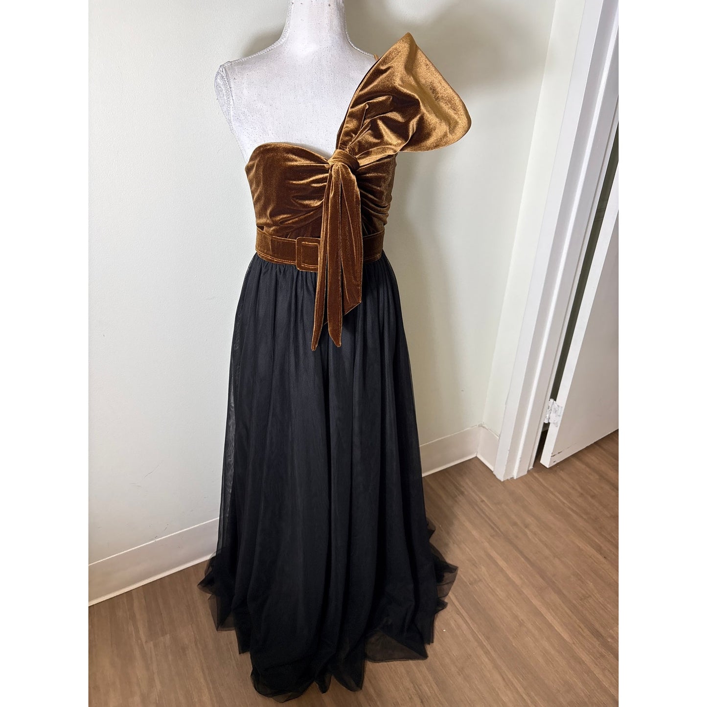 Badgley Mischka Brown Velvet Top Black Tulle Oversized Bow Evening Gown Sz 4