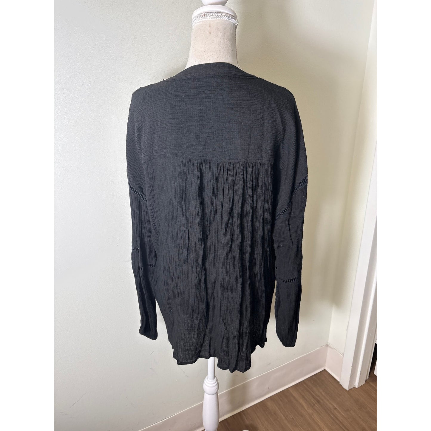 Brochu Walker Black Gauzy Long Sleeve V Neck Top Sz L