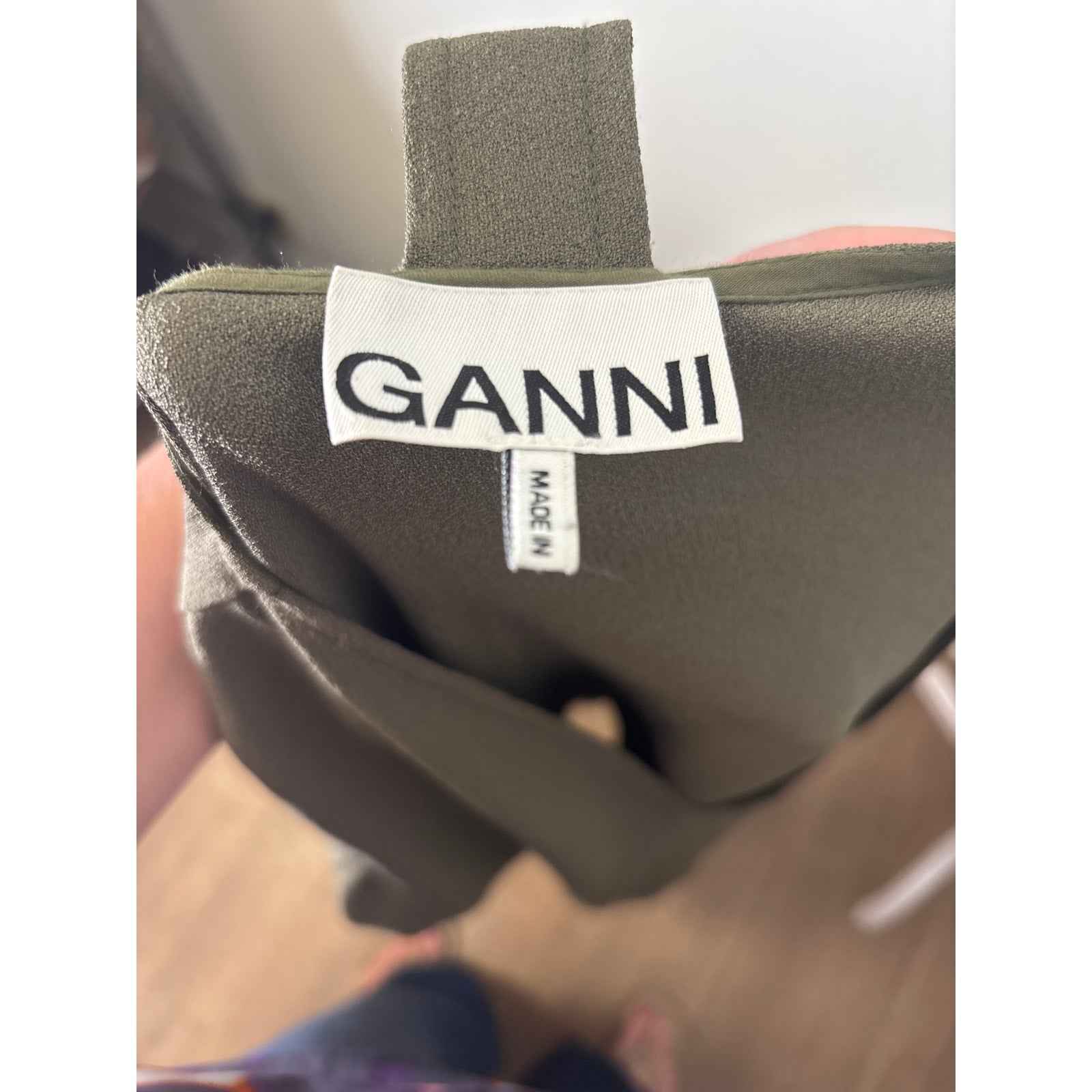Ganni Army Green Long Sleeve V-Neck Knee Length Shift Dress Sz 38