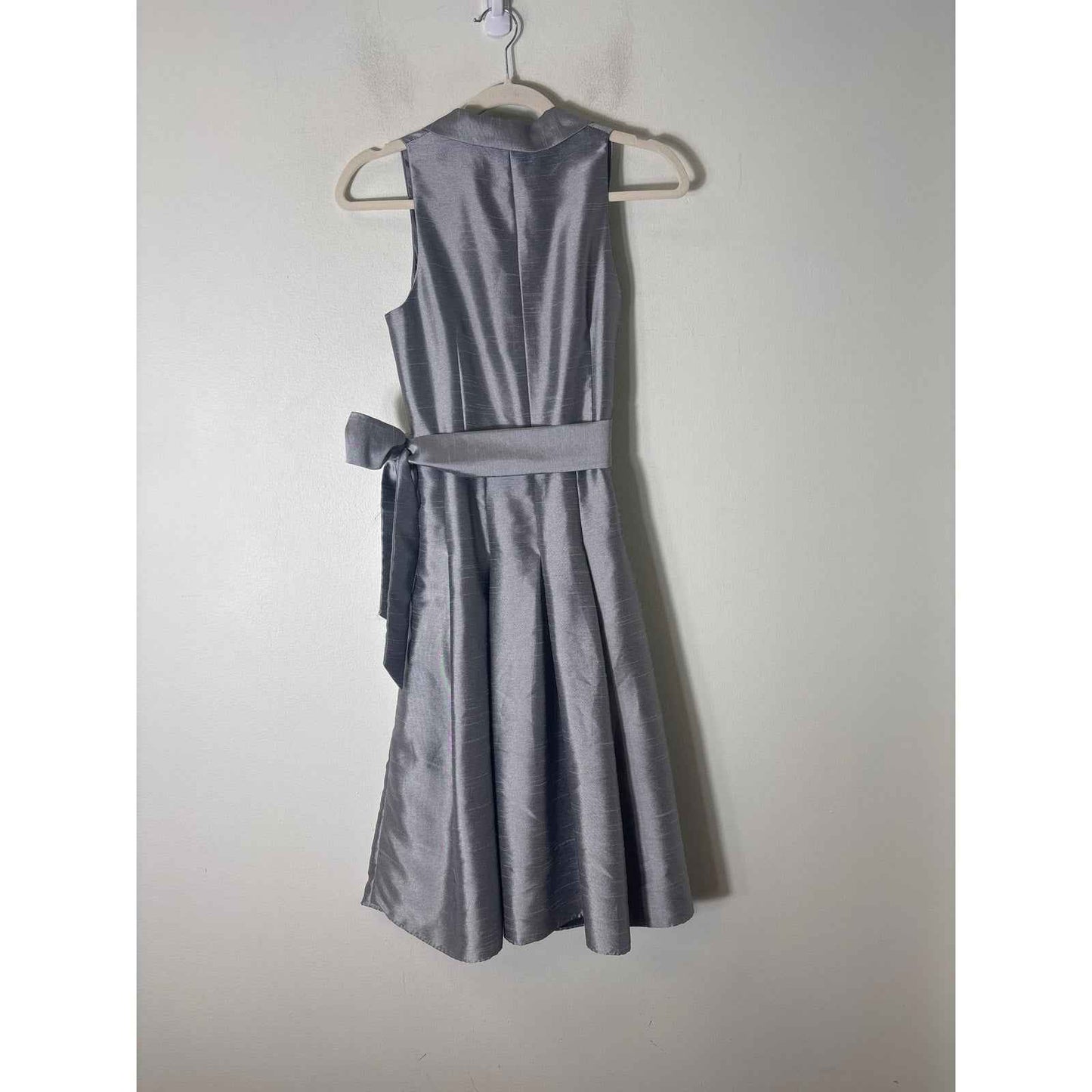 Jones Wear Dress Gun Metal Sleeveless Pleated Midi Dress Sz 6