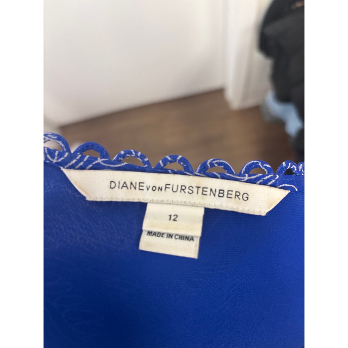 Diane von Furstenberg Blue With White Scribble Dress Sz 12