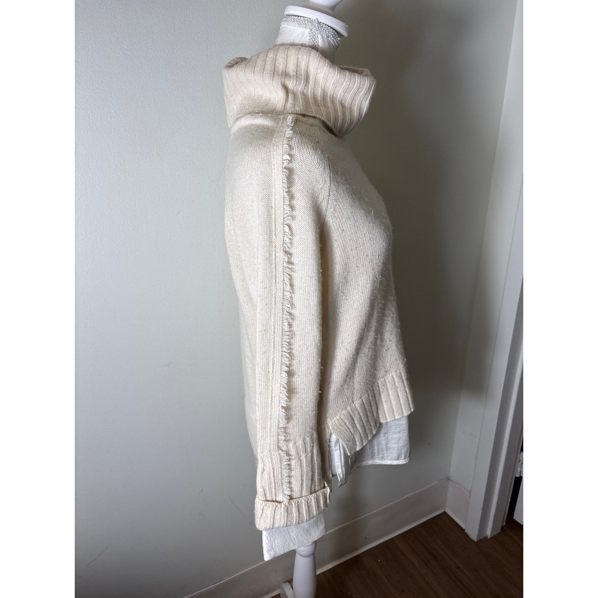 Brochu Walker Cream Ribbed Sweater Over Shirt Turtleneck Sz XS
