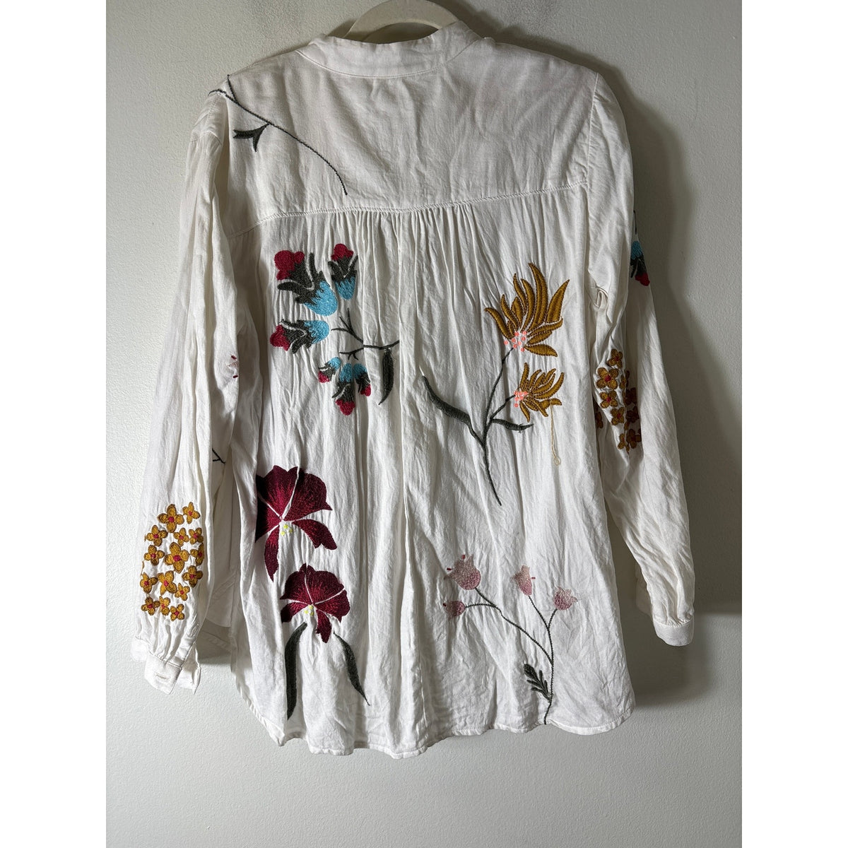 Anthropologie Floral Embroidered Cream Button Up Shirt Sz M