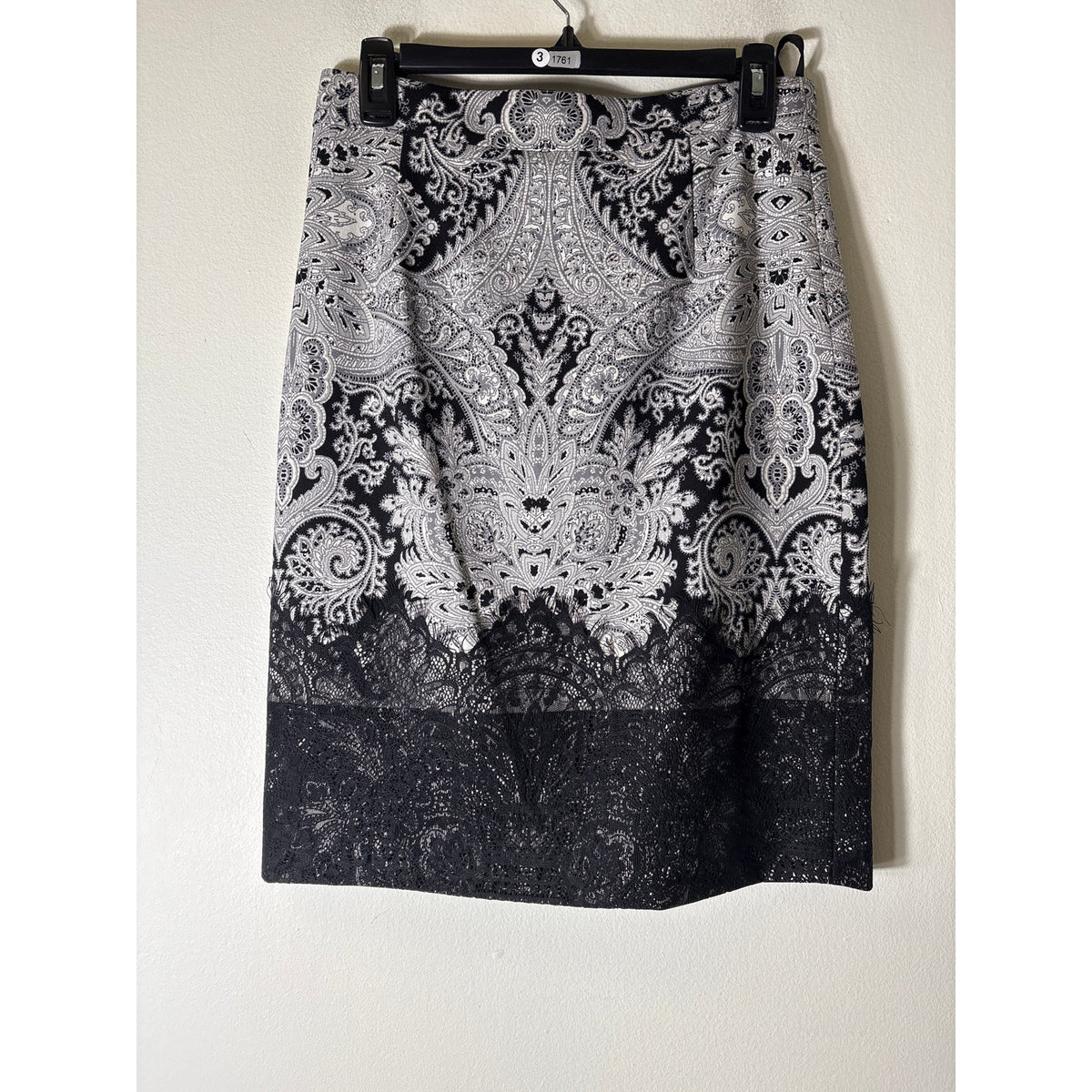 Antonio Melani Black and White Paisley Lace Skirt Sz 4