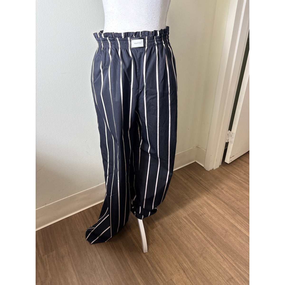 Yaitte Bespoke Black and Cream Stripe Elastic Waist Pant Sz M