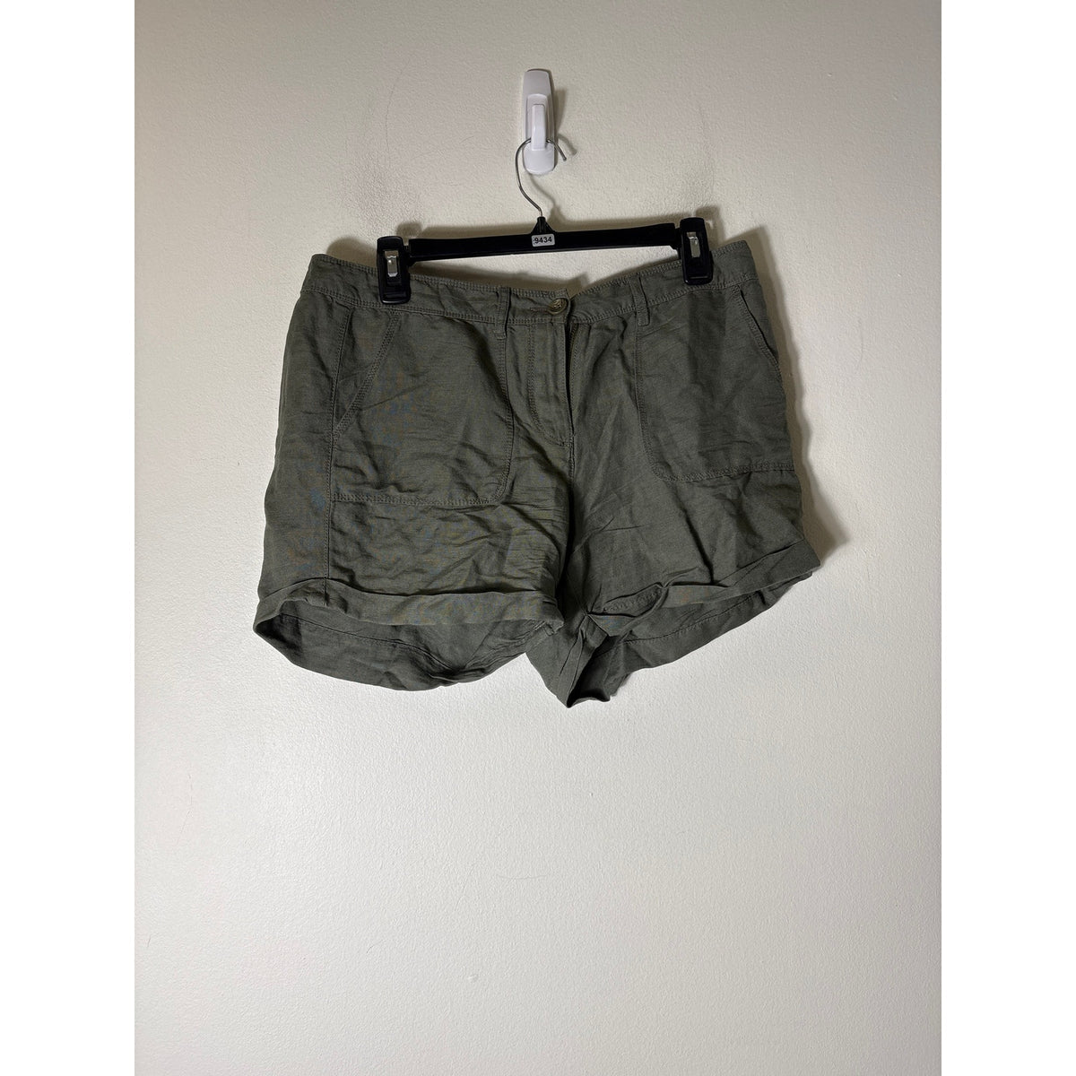 Ann Taylor Loft green shorts Sz 4