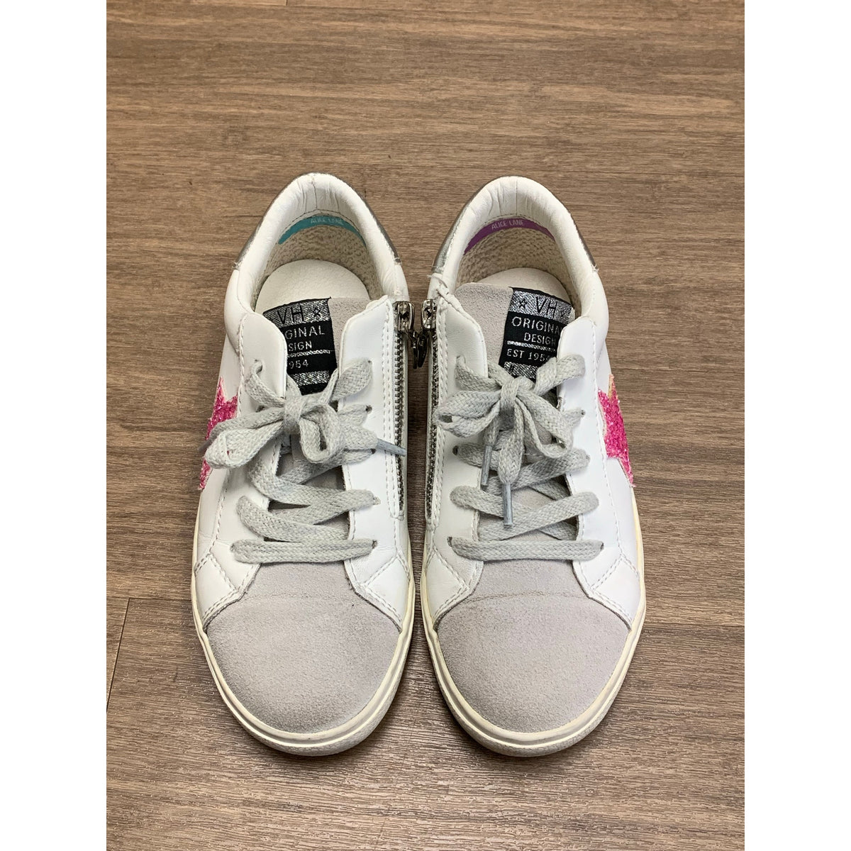 Girls/Woman's Size 5 Vintage Havannah White Gray Pink Sparkle Star Sz 5