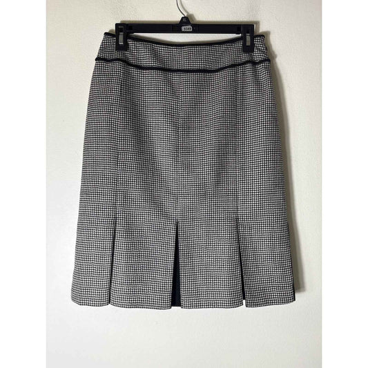 Carlisle Black&White houndstooth knee length Skirt Sz 4