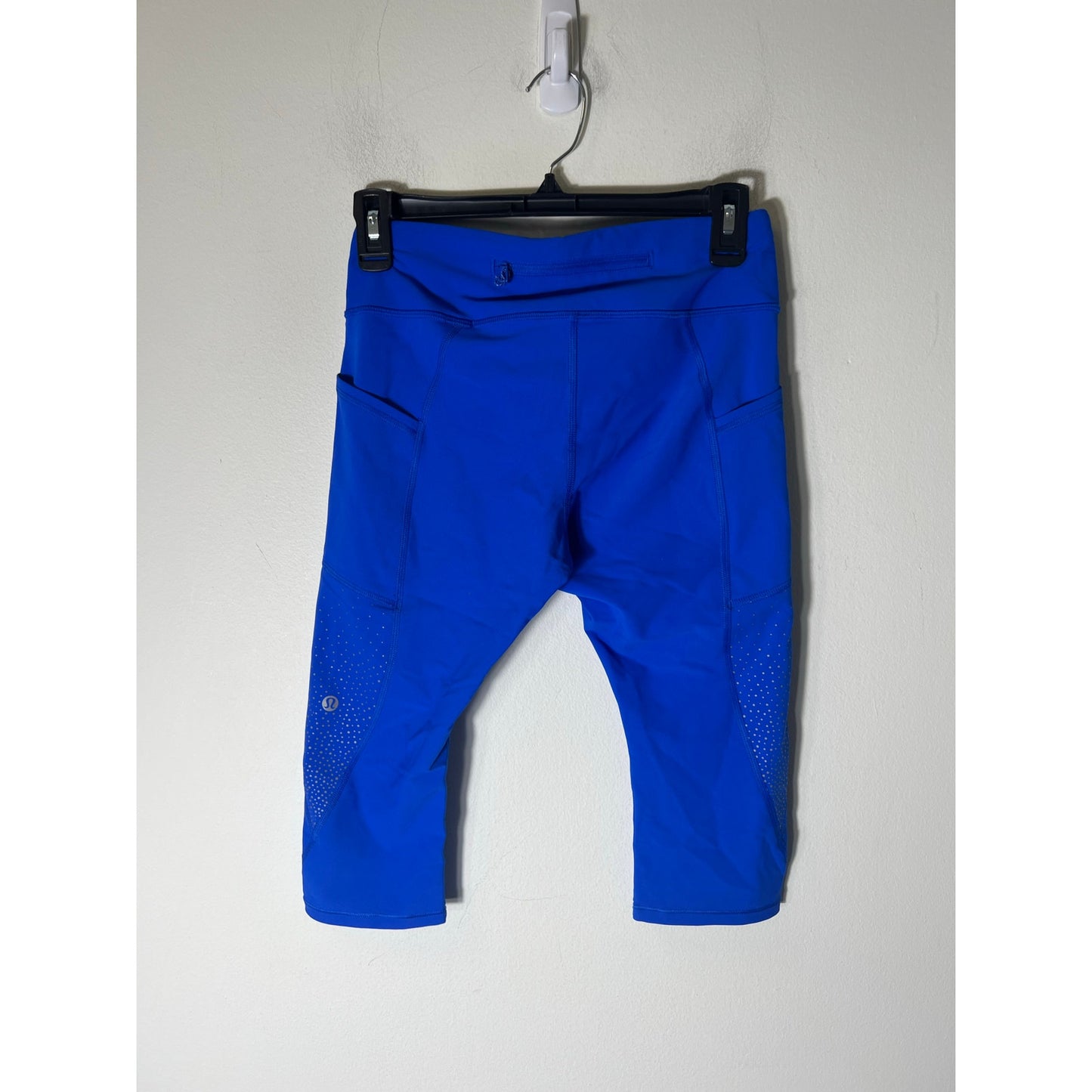 Lululemon Blue Below the Knee Athletic Leggings Sz 6