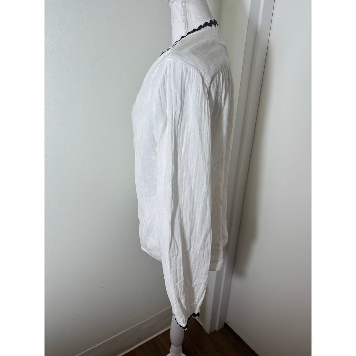 Stark White Gauze W Black Ric Rac Trim Shirt Sz L