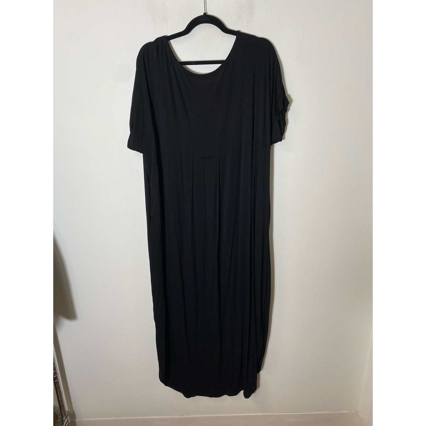 Chicsoul.com Black Short Sleeve V Neck Maxi Dress Sz L