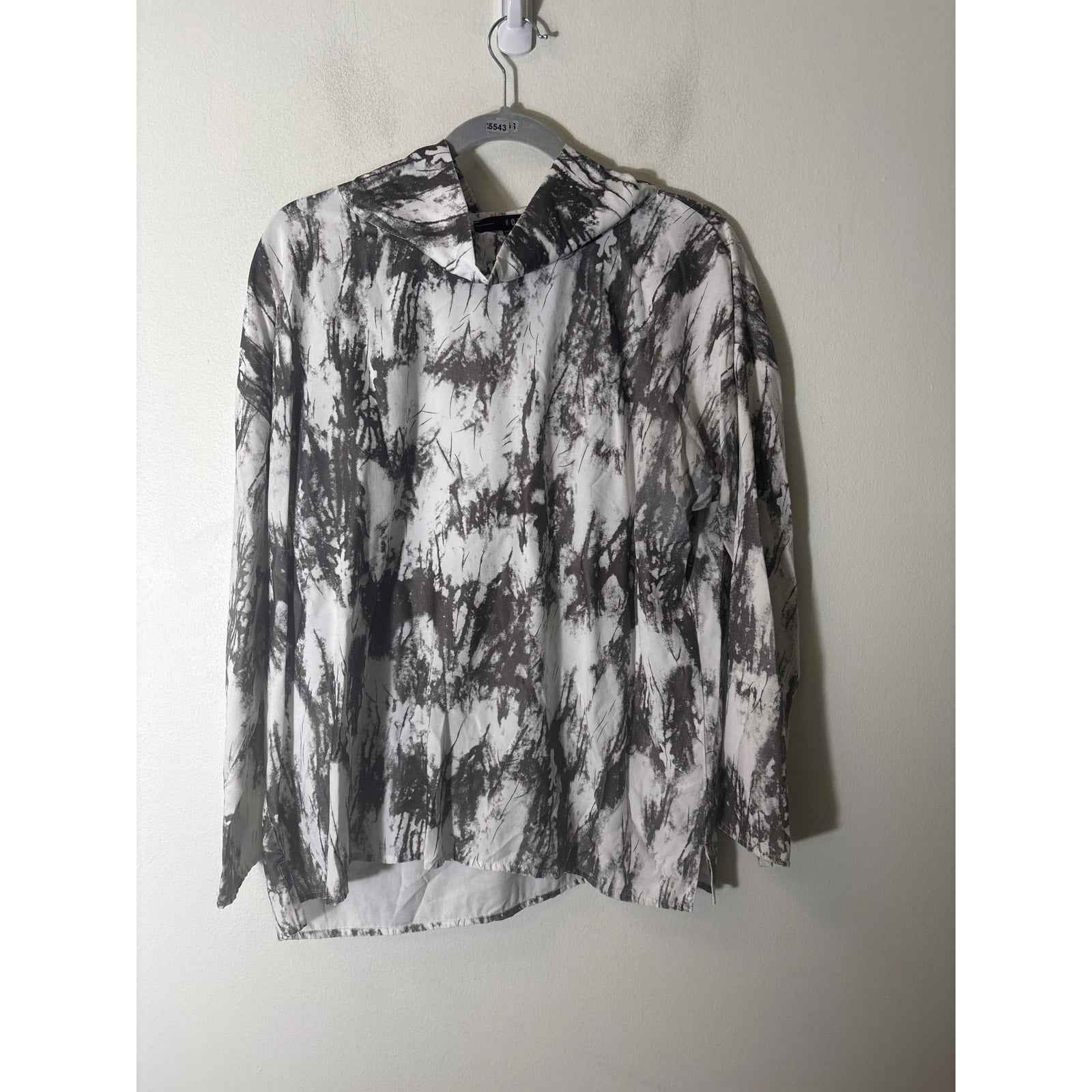 Kozan Gray and White Stank Up Neck Shirt Sz L