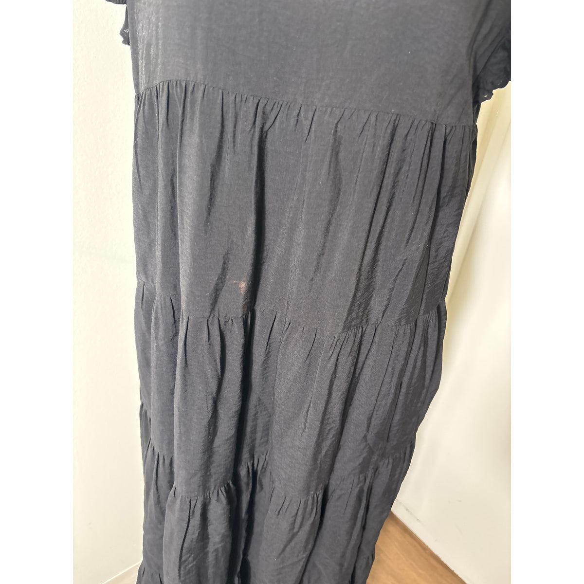 2.7 August Apparel Flutter sleeve Black Maxi Sundress Sz M