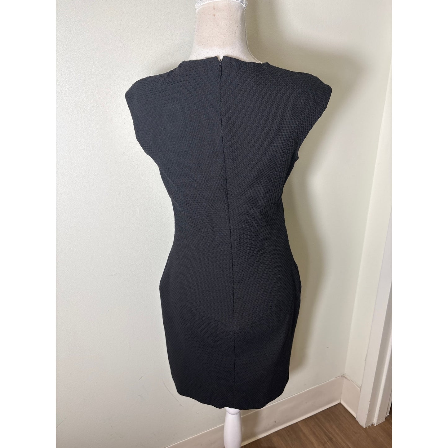 Carolina Herrera Black Sleeveless Knee Length Sheeth Dress Sz 6