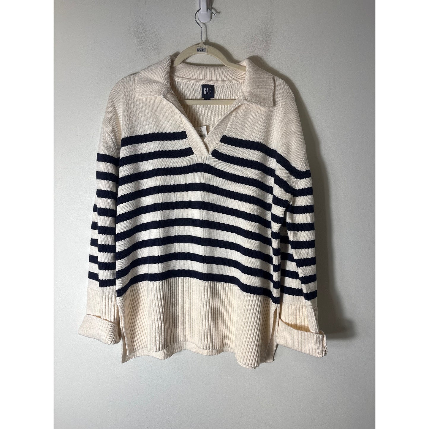 NWT Gap Navy and Cream Pullover Sweater Sz S tall