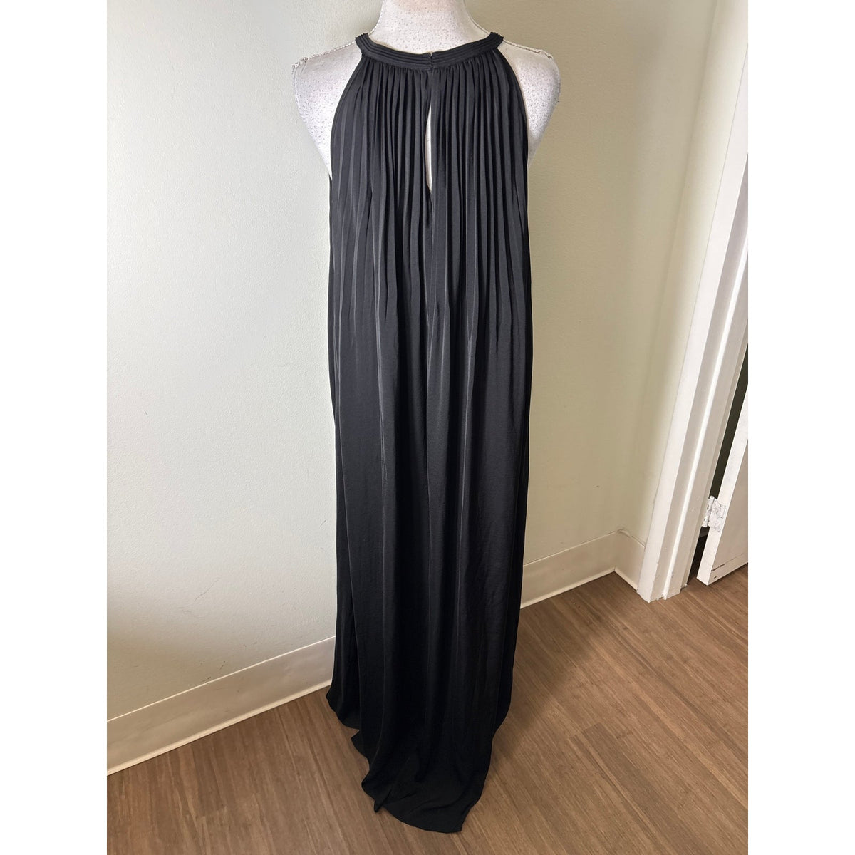 Vince Black Sleeveless Pleated Trapeze Dress Sz 6