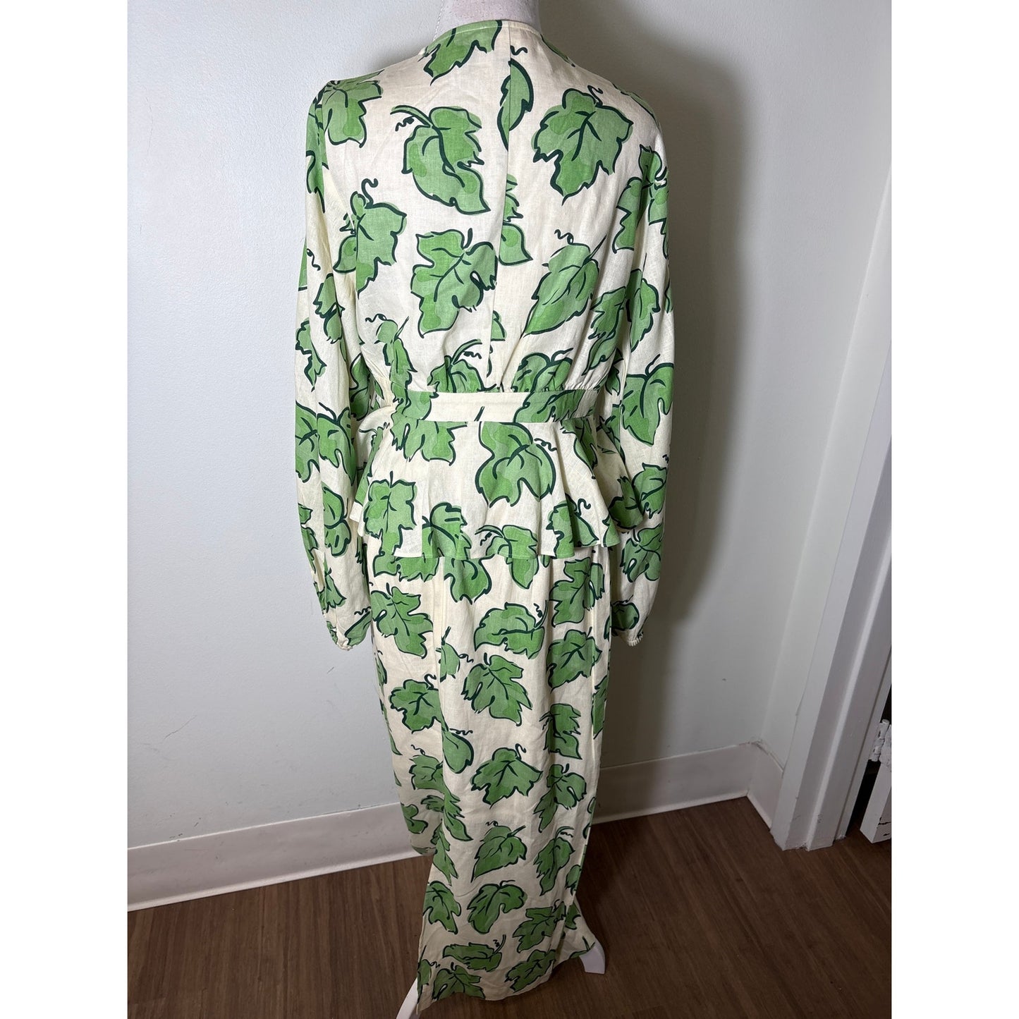 Kitri Off White Green Long Sleeve Linen Top and Skirt Set Sz 6