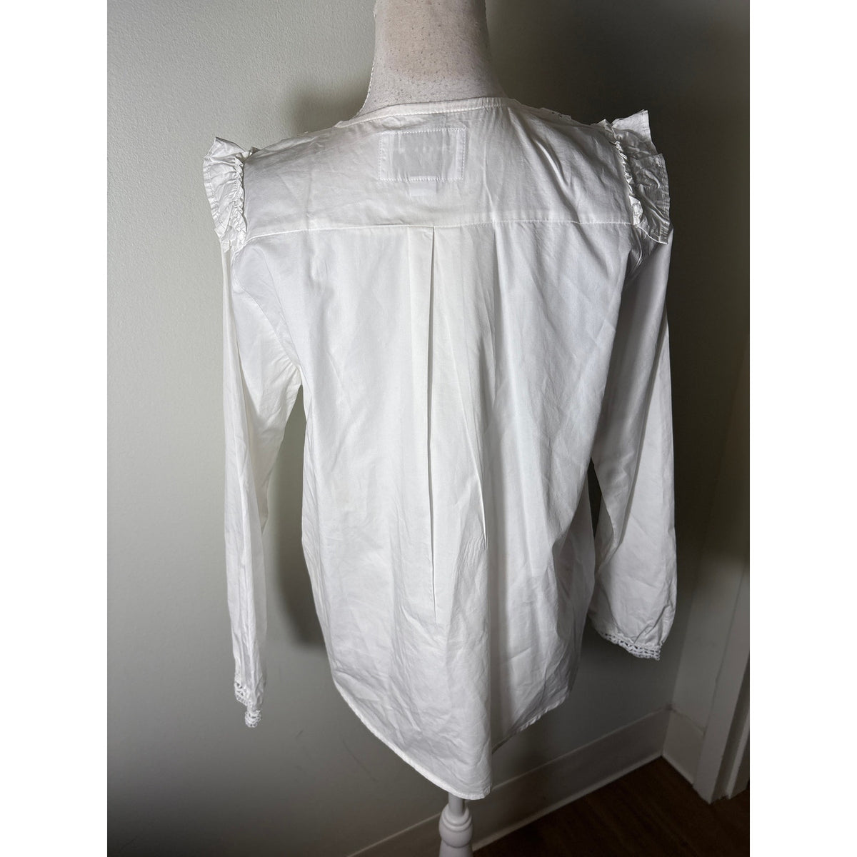 The Shirt White Ruffle and Lace Inset Button Up Long Sleeve Shirt Sz S