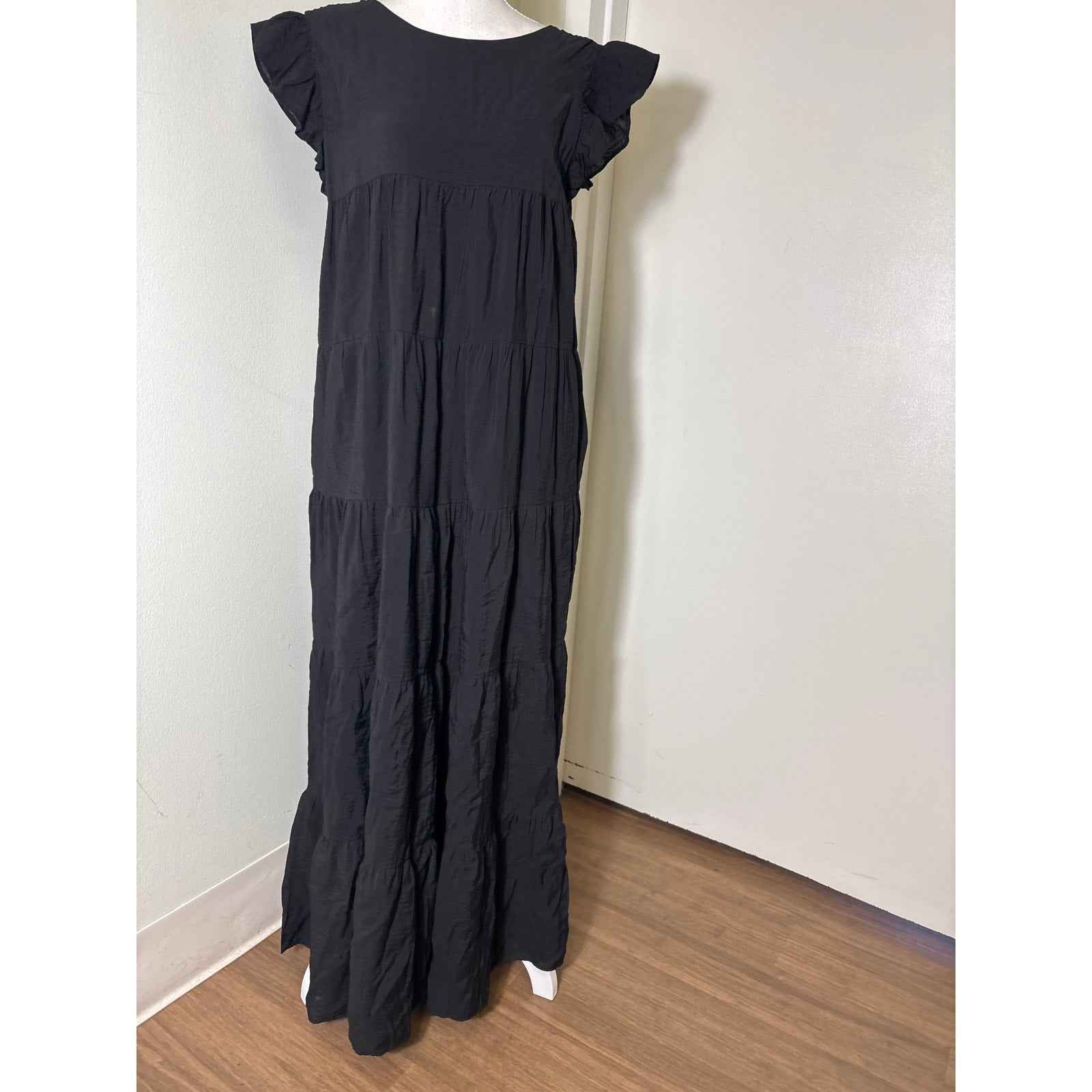 2.7 August Apparel Flutter sleeve Black Maxi Sundress Sz M