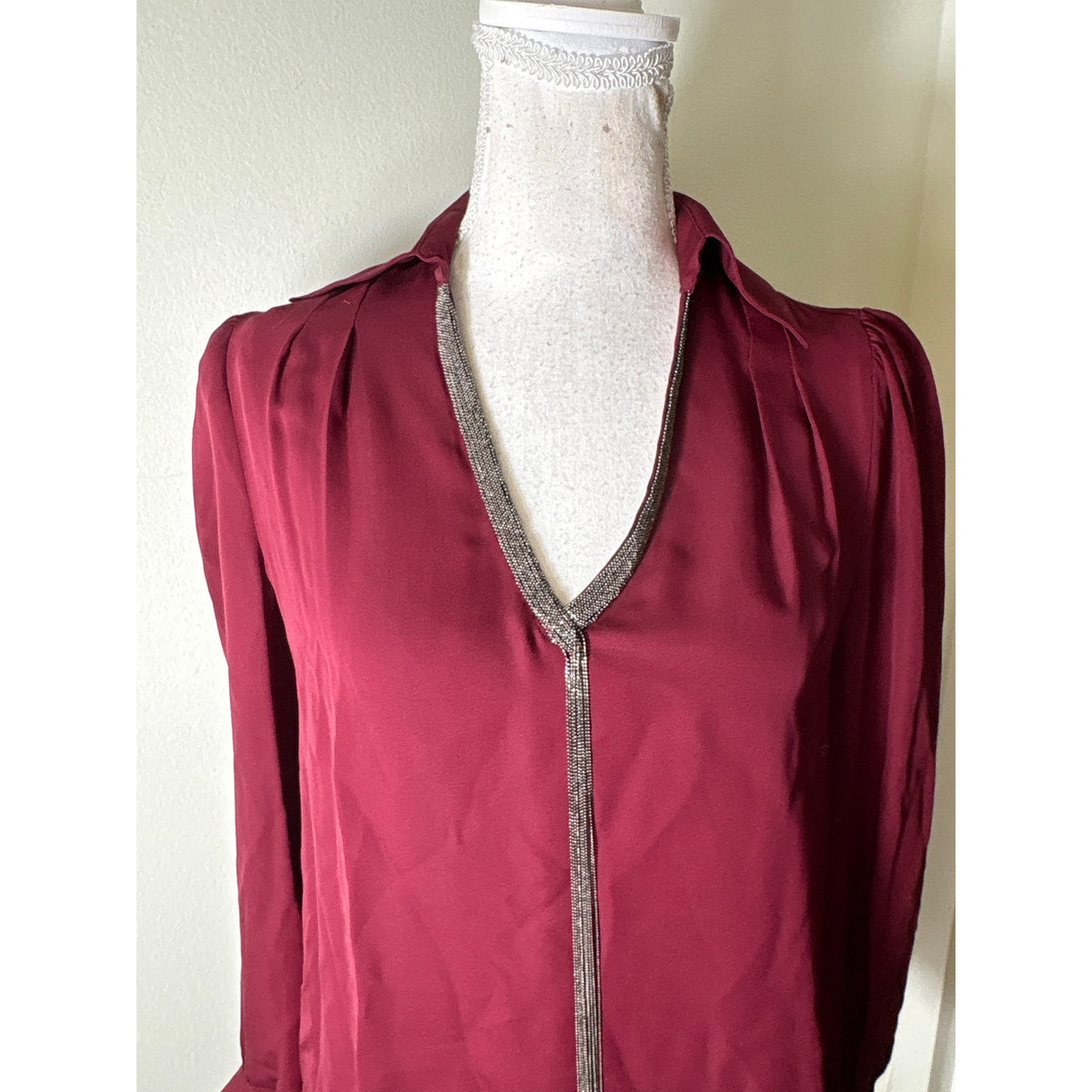 Elie Tahari Merlot Silk With Metal Beading/Chain Detail Blouse Sz XS