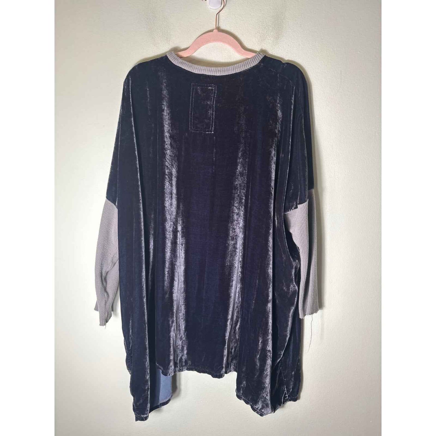 Pete & Greta Black Velvet Mixed Media top sz M