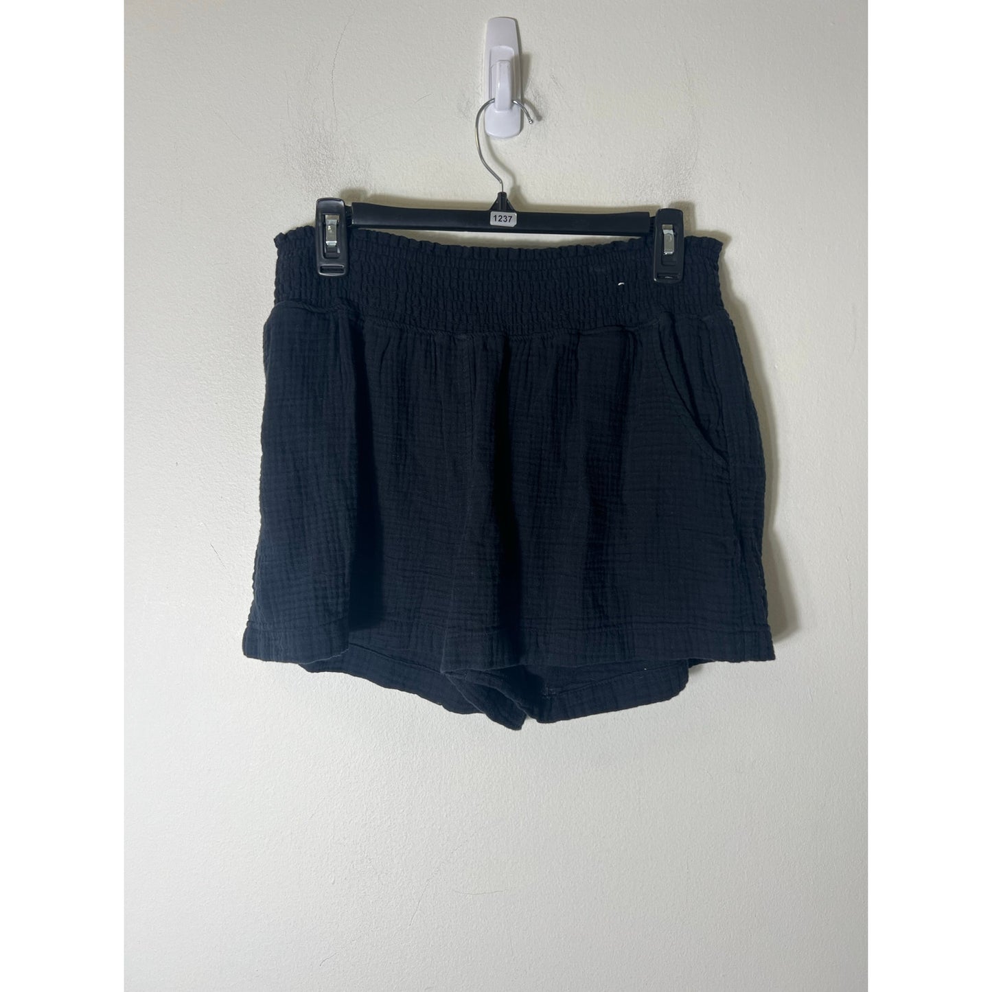 Three Dot Black Cap Sleeve V-Neck Textured Tee and Shorts Set Sz L