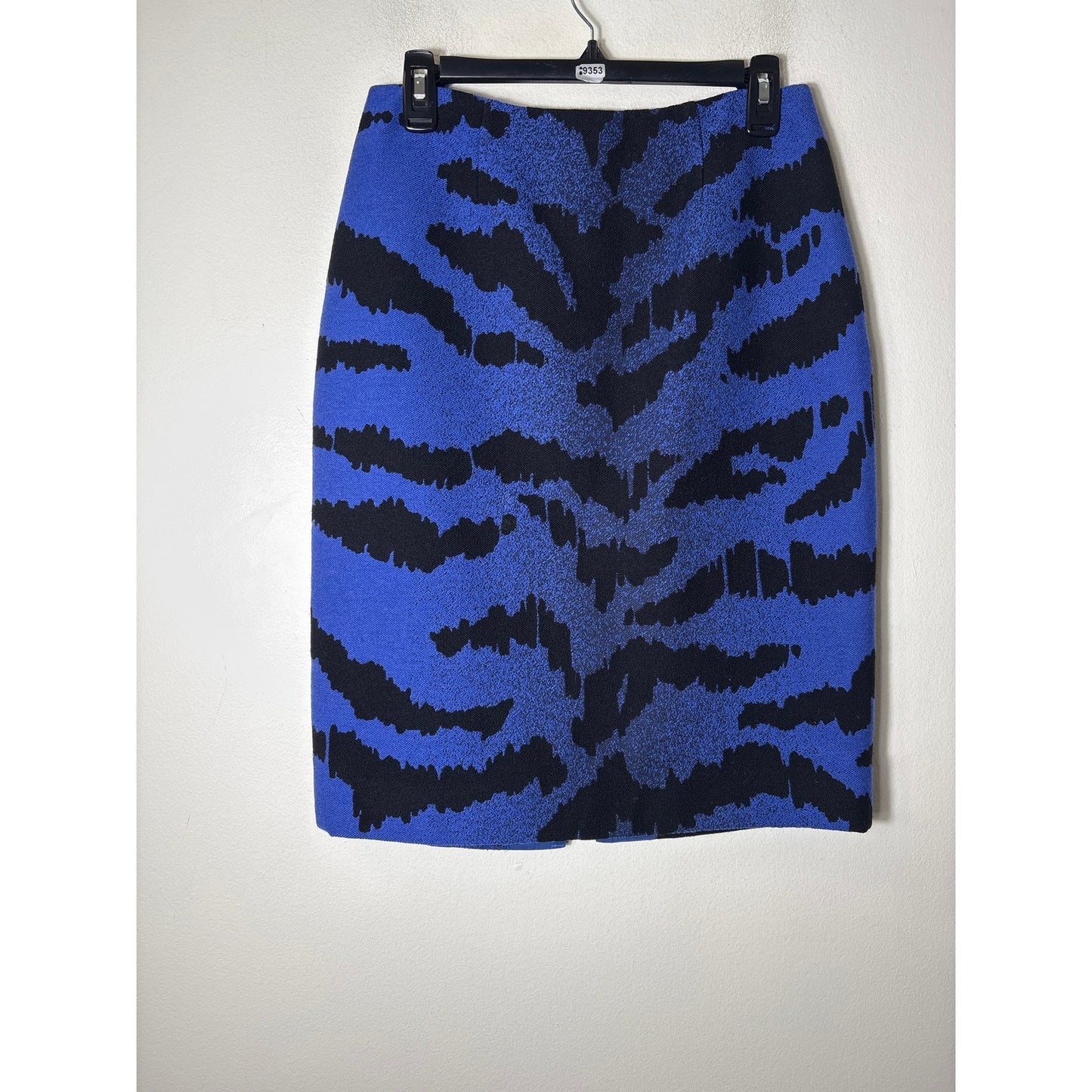 Carlisle Royal Blue&Black Pencil with Tiger print Sz 4