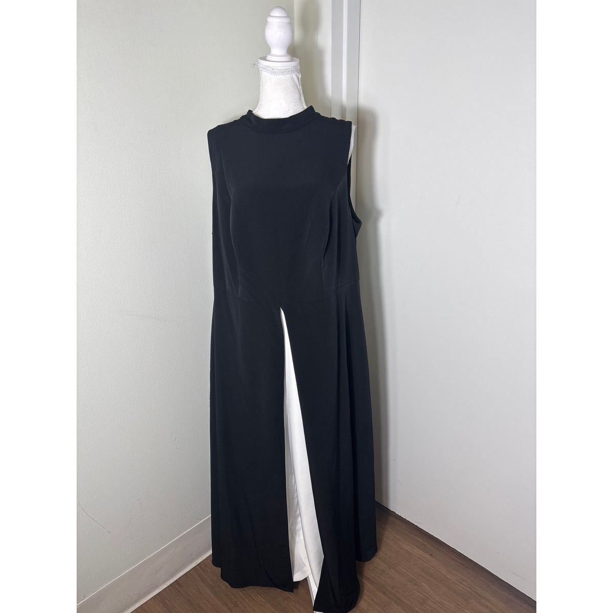 Adrianna Papell Black Sleeveless Romper Sz 16